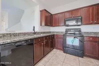 Photo #4: 6556653 Listing