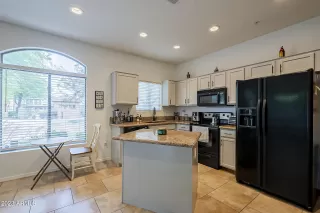 Photo #5: 6556929 Listing