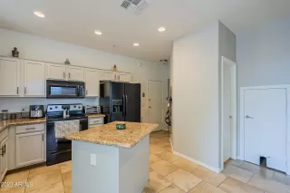 Photo #6: 6556929 Listing