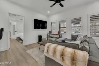 Photo #6: 6556971 Listing