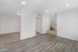 Photo #4: 6557299 Listing