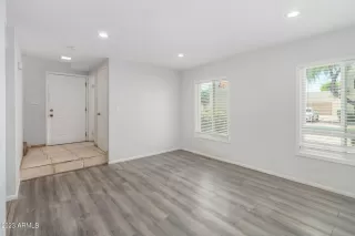 Photo #5: 6557299 Listing