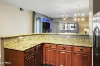 Photo #6: 6557565 Listing