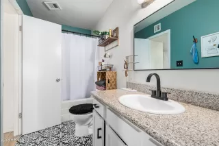 Photo #5: 6557582 Listing