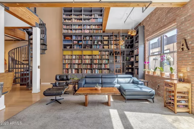 MLS: 6557662 Condo For Sale