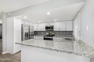 Photo #5: 6557927 Listing 