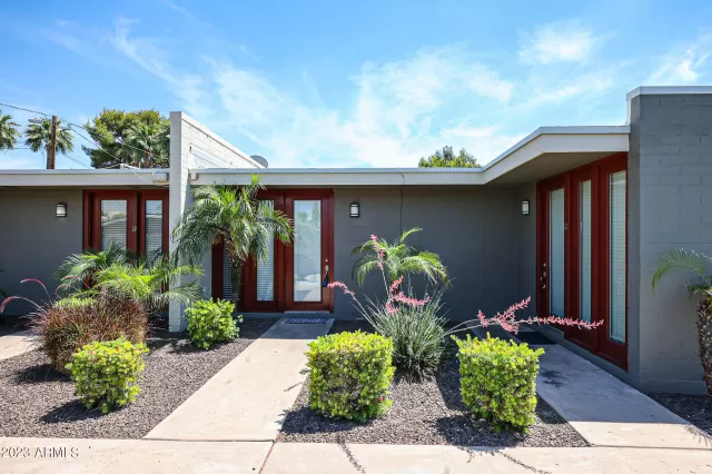 MLS: 6558098 Condo For Sale