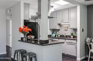 Photo #3: 6558098 Listing 