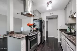 Photo #4: 6558098 Listing 