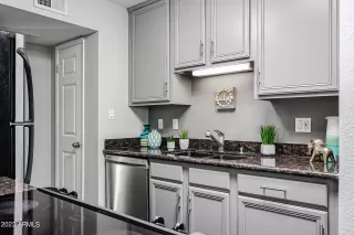 Photo #5: 6558098 Listing 