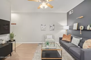 Photo #2: 6558101 Listing