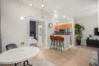 Photo #6: 6558101 Listing