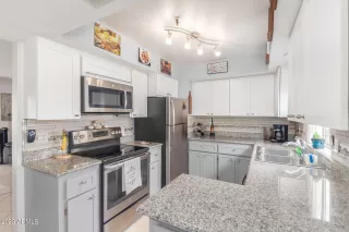 Photo #4: 6558228 Listing