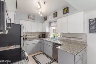 Photo #6: 6558228 Listing