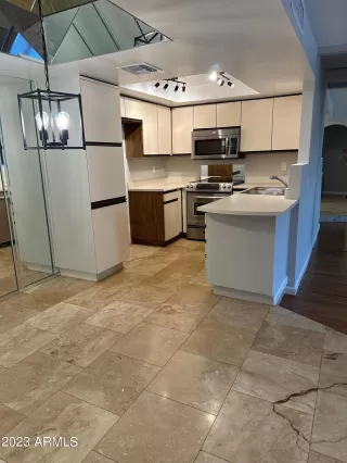 Photo #3: 6558284 Listing