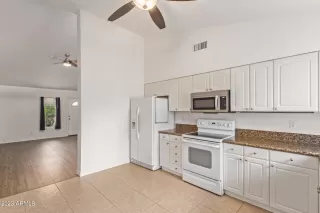 Photo #4: 6558621 Listing