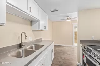 Photo #3: 6558696 Listing