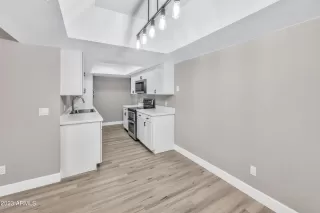 Photo #3: 6558785 Listing