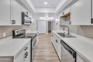 Photo #4: 6558785 Listing