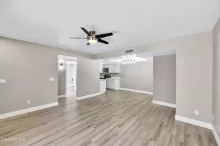 Photo #6: 6558785 Listing