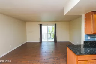 Photo #5: 6558816 Listing