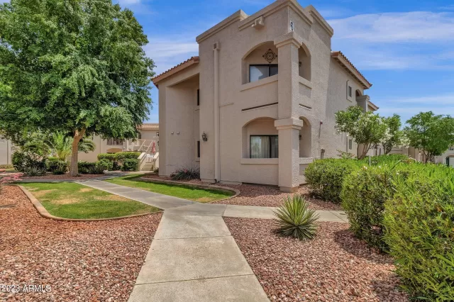 MLS: 6558853 Condo For Sale