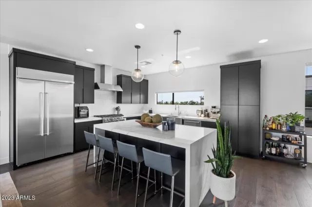 MLS: 6559021 Condo For Sale