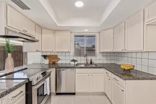 Photo #4: 6559036 Listing