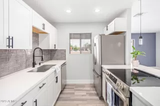 Photo #2: 6559285 Listing