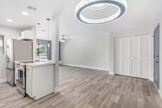 Photo #4: 6559285 Listing