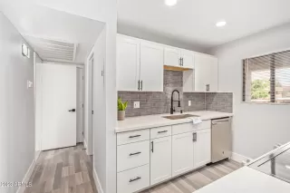 Photo #5: 6559285 Listing