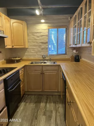 Photo #4: 6559590 Listing 