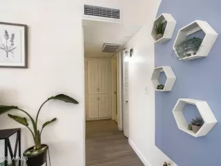 Photo #6: 6559628 Listing 