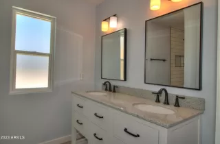 Photo #4: 6559899 Listing 