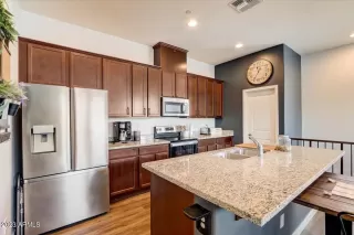 Photo #2: 6560028 Listing