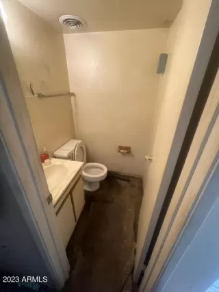 Photo #5: 6560106 Listing