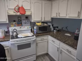 Photo #5: 6560145 Listing