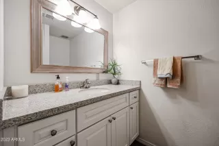 Photo #5: 6560913 Listing