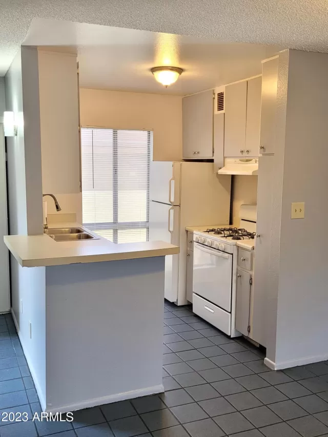 MLS: 6561102 Condo For Sale