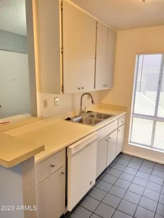 Photo #3: 6561102 Listing