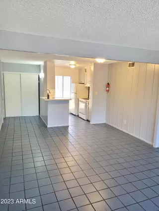 Photo #5: 6561102 Listing