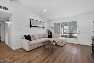 Photo #4: 6561135 Listing