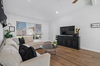 Photo #5: 6561135 Listing