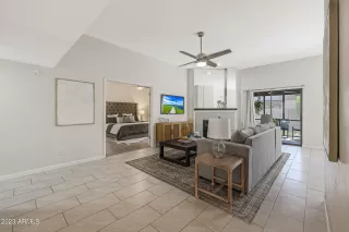 Photo #5: 6561300 Listing 