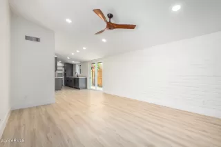 Photo #2: 6561351 Listing 