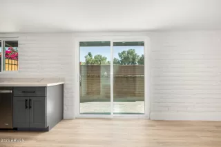 Photo #5: 6561351 Listing 