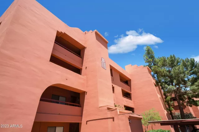 MLS: 6561608 Condo For Sale