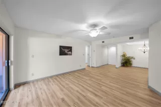 Photo #5: 6561608 Listing 