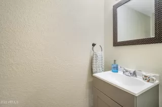 Photo #5: 6561751 Listing 