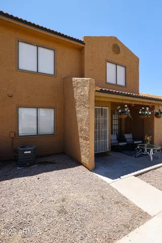 Photo #3: 6561771 Listing